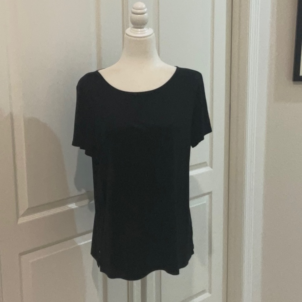 St. John Black Fitted Short Sleeve Tee